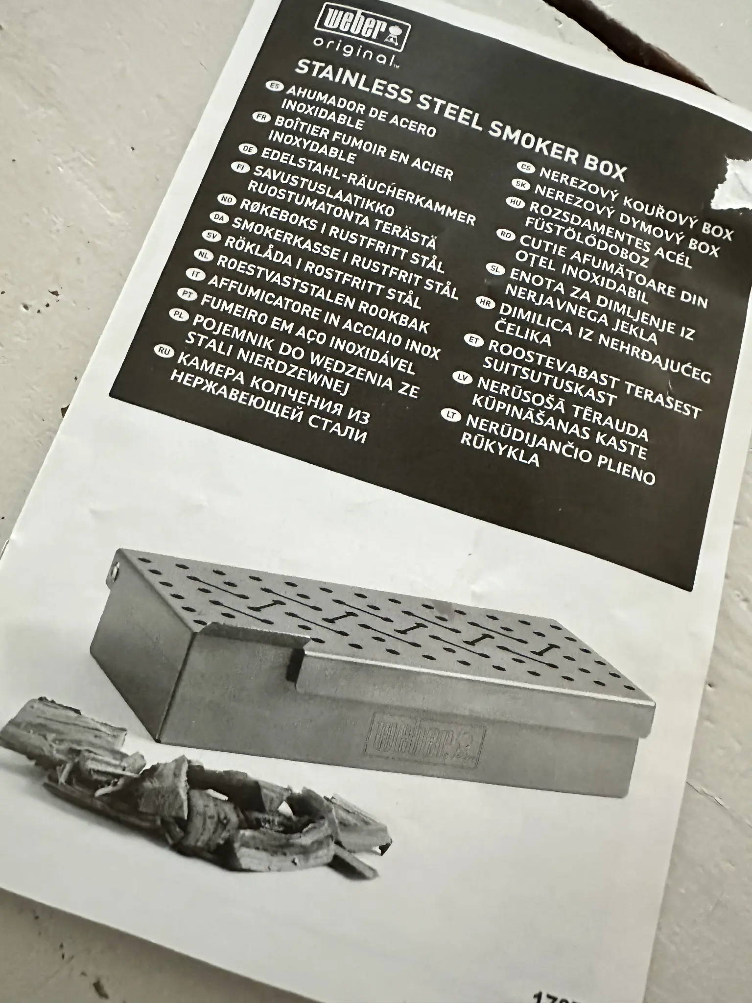 koekeittiön testissä Weberin savustuslaatikko